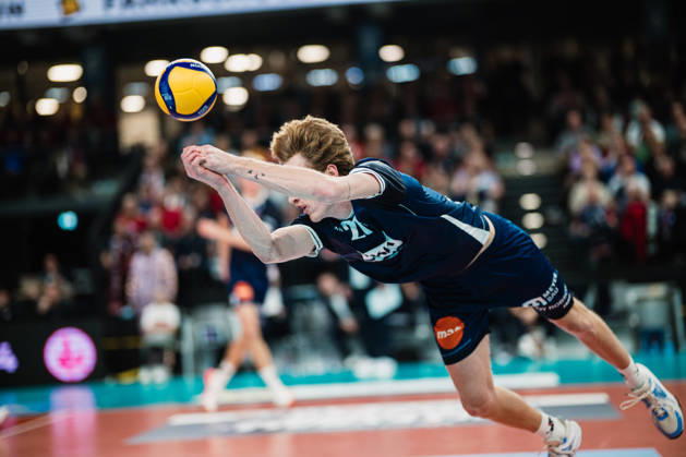 VBL SVG Lüneburg vs. SV Warnemünde, October 24, 2026, Patrick Kyle Rogers 20, SVG Lüneburg Volleyball, Bundesliga, Matchday 2, SVG Lüneburg vs. SV Warnemünde on October 24, 2026, at the LKH Arena, Lüneburg Copyright: xBEAUTIFULxSPORTS Tonhäuserx