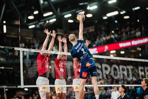 VBL SVG Lüneburg vs. SV Warnemünde, October 24, 2026, Daniel Gruvaeus 2, SVG Lüneburg Volleyball, Bundesliga, Matchday 2, SVG Lüneburg vs. SV Warnemünde on October 24, 2026, at the LKH Arena, Lüneburg Copyright: xBEAUTIFULxSPORTS Tonhäuserx