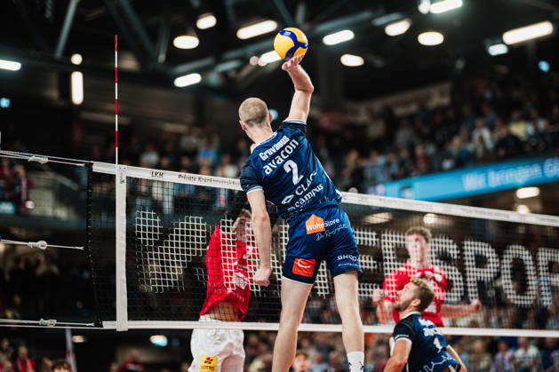 VBL SVG Lüneburg vs. SV Warnemünde, October 24, 2026, Daniel Gruvaeus 2, SVG Lüneburg Volleyball, Bundesliga, Matchday 2, SVG Lüneburg vs. SV Warnemünde on October 24, 2026, at the LKH Arena, Lüneburg Copyright: xBEAUTIFULxSPORTS Tonhäuserx