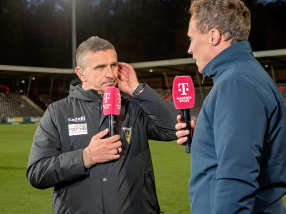 Post-game interview: Coach Mersad Selimbegovic of TSV Alemannia Aachen at the microphone; statement on the sponsor board; post-game report; gestures; GER, soccer, VfB Stuttgart II vs. Alemannia Aachen, 3rd Division, Matchday 11, Aspach, 2026–2027 season, October 24, 2026 GER, soccer, VfB Stuttgart II vs. Alemannia Aachen, 3rd Division, Matchday 11, Aspach, 2026–2027 season, October 24, 2026 Aspach Copyright: xCarstenxSchweringx EP_CSG