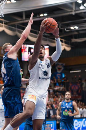 Artur Konontsuk, Rostock, 34; Kostja Mushidi, MBC, 10; Syntainics MBC vs. Rostock Seawolves, BBL, Men s Basketball 1st Bundesliga, Matchday 6 of the 2026–27 season, October 24, 2026, Weißenfels Stadthalle, Saxony-Anhalt, Germany