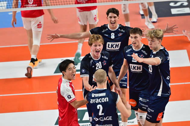 October 24, 2026, Germany, Volleyball, Men s, 1st Division, Matchday 2, 2026–2027 Season, Lüneburg, SVG Lüneburg vs. SV Warnemünde; the Lüneburg team celebrates; Lüneburg LKH Arena, Lower Saxony, Germany Copyright: xnordphotoxGmbH xWitkex