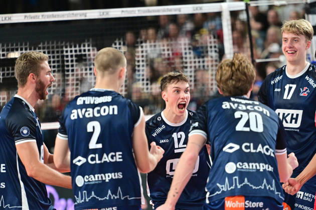 October 24, 2026, Germany, Volleyball, Men s, 1st Division, Matchday 2, 2026–2027 Season, Lüneburg, SVG Lüneburg vs. SV Warnemünde; the Lüneburg team celebrates; Lüneburg LKH Arena, Lower Saxony, Germany Copyright: xnordphotoxGmbH xWitkex