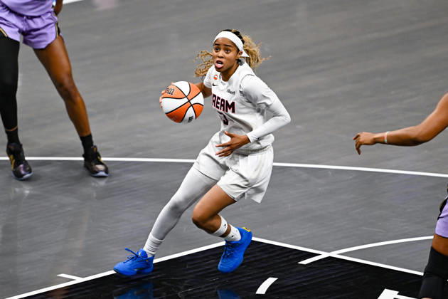ATLANTA, GA - OCTOBER 24: Atlanta guard Jordin Canada (3) drives to the basket during Game Four of the WNBA, Basketball Damen, USA finals between the Golden State Valkyries and the Atlanta Dream on October 24th, 2026 at State Farm Arena in Atlanta, GA. (Photo by Rich von Biberstein Icon Sportswire) WNBA: OCT 24 Finals Golden State Valkyries at Atlanta Dream EDITORIAL USE ONLY Icon261024017
