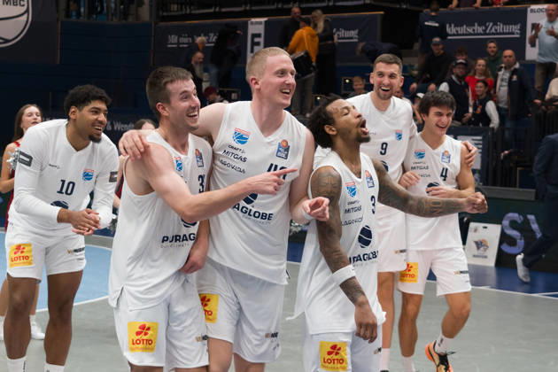 Wolves Celebrate 103-98 Overtime Home Win, Syntainics MBC vs. Rostock Seawolves, BBL, Men s Basketball 1st Bundesliga, Matchday 6 of the 2026-27 Season, October 24, 2026, Weißenfels Stadthalle, Saxony-Anhalt, Germany