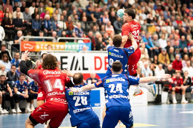 Aaron Mensing, MT Melsungen 33, taking a shot, HBW Balingen Weilstetten vs. MT Melsungen GER, Opel 1 Handball Bundesliga, Championship, Matchday 10, 2026–2027 Season, October 24, 2026, Eibner Press Photo: Andreas Ulmer, HBW Balingen Weilstetten vs. MT Melsungen GER, Opel 1 Handball Bundesliga, Championship, Matchday 10, 2026–2027 Season, October 24, 2026, Balingen Copyright: xEibner-Pressefoto AndreasxUlmerx EP_AUR