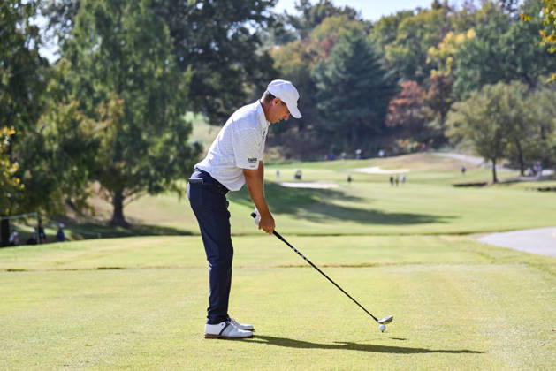 ST. LOUIS , MO - OCTOBER 24: Steven Alker of New Zealand lines up his tee shot on the fifth green during the second round of the PGA, Golf Herren TOUR Champions Stifel Charity Classic on Saturday October 24th, 2026 at Norwood Hills Country Club in St. Louis, MO (Photo by Rick Ulreich Icon Sportswire) GOLF: OCT 24 PGA TOUR Champions Stifel Charity Classic EDITORIAL USE ONLY Icon4129222