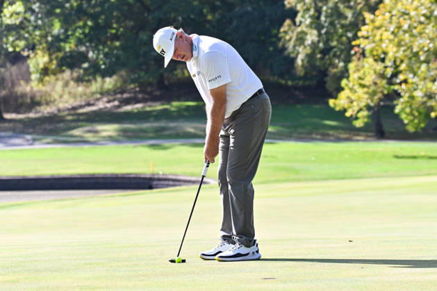 ST. LOUIS , MO - OCTOBER 24: Ernie Els of South Africa puts on the fourth green during the second round of the PGA, Golf Herren TOUR Champions Stifel Charity Classic on Saturday October 24th, 2026 at Norwood Hills Country Club in St. Louis, MO (Photo by Rick Ulreich Icon Sportswire) GOLF: OCT 24 PGA TOUR Champions Stifel Charity Classic EDITORIAL USE ONLY Icon5579203