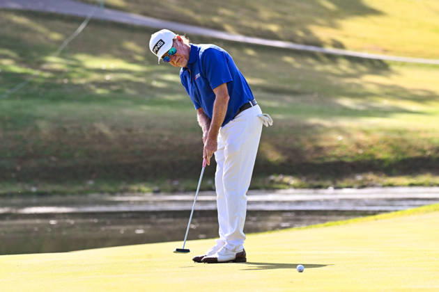 ST. LOUIS , MO - OCTOBER 24: Stephen Ames of Canada watches his putt on the fourth green during the second round of the PGA, Golf Herren TOUR Champions Stifel Charity Classic on Saturday October 24th, 2026 at Norwood Hills Country Club in St. Louis, MO (Photo by Rick Ulreich Icon Sportswire) GOLF: OCT 24 PGA TOUR Champions Stifel Charity Classic EDITORIAL USE ONLY Icon5602206