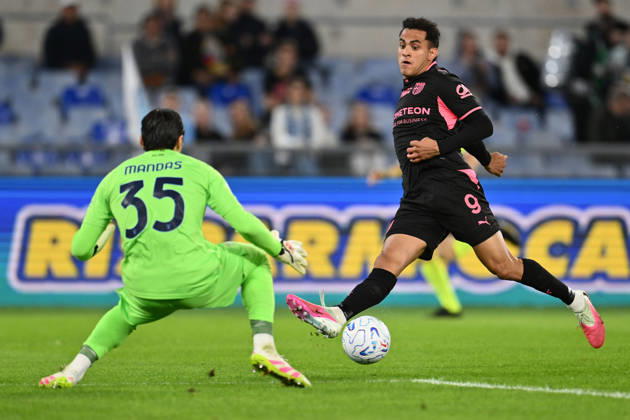 IPA90128626 - Christos Mandas of S.S. Lazio and Jose David Romero of Parma Calcio 1913 are in action during Matchday 8 of the Serie A Championship between S.S. Lazio and Parma Calcio 1913 at the Olympic Stadium on October 24, 2026, in Rome, Italy.  Copyright: xDomenicoxCippitelli IPAxSportx xx IPA90128626 IPA90128626
