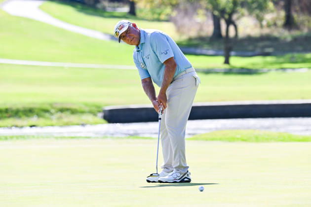 ST. LOUIS , MO - OCTOBER 24: Scott Parel of the United States putts on the fourth green during the second round of the PGA, Golf Herren TOUR Champions Stifel Charity Classic on Saturday October 24th, 2026 at Norwood Hills Country Club in St. Louis, MO (Photo by Rick Ulreich Icon Sportswire) GOLF: OCT 24 PGA TOUR Champions Stifel Charity Classic EDITORIAL USE ONLY Icon5831225