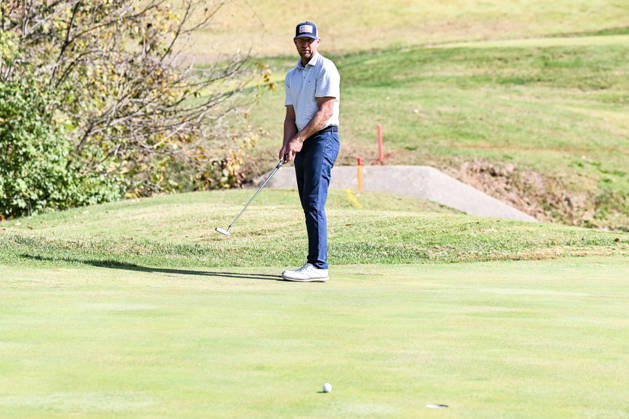 ST. LOUIS , MO - OCTOBER 24: Vaughn Taylor of the United States watches as his putt curls away from the cup on the fourth hole during the second round of the PGA, Golf Herren TOUR Champions Stifel Charity Classic on Saturday October 24th, 2026 at Norwood Hills Country Club in St. Louis, MO (Photo by Rick Ulreich Icon Sportswire) GOLF: OCT 24 PGA TOUR Champions Stifel Charity Classic EDITORIAL USE ONLY Icon5990242