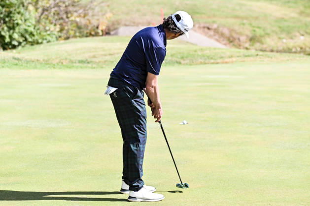 ST. LOUIS , MO - OCTOBER 24: Mark Hensby of Australia watches his long putt fall into the cup to save par on the fourth hole during the second round of the PGA, Golf Herren TOUR Champions Stifel Charity Classic on Saturday October 24th, 2026 at Norwood Hills Country Club in St. Louis, MO (Photo by Rick Ulreich Icon Sportswire) GOLF: OCT 24 PGA TOUR Champions Stifel Charity Classic EDITORIAL USE ONLY Icon6001243