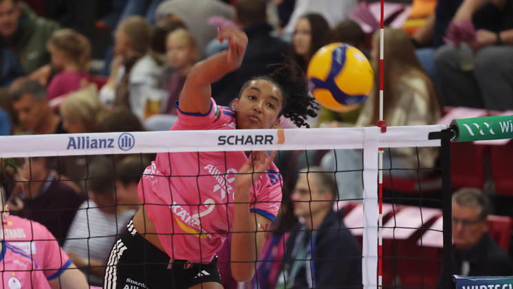 Stuttgart, DEKRA Bundesliga Volleyball: Allianz MTV Stuttgart vs. VfB Suhl LOTTO Thüringen, Leilani Slacanin, Stuttgart