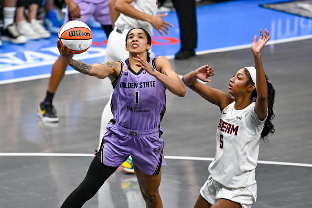 ATLANTA, GA - OCTOBER 24: Golden State forward Gabby Williams (1) drives to the basket during Game Four of the WNBA, Basketball Damen, USA finals between the Golden State Valkyries and the Atlanta Dream on October 24th, 2026 at State Farm Arena in Atlanta, GA. (Photo by Rich von Biberstein Icon Sportswire) WNBA: OCT 24 Finals Golden State Valkyries at Atlanta Dream EDITORIAL USE ONLY Icon261024035