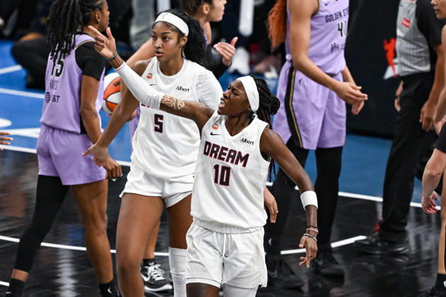 ATLANTA, GA - OCTOBER 24: Atlanta guard Rhyne Howard (10) reacts during Game Four of the WNBA, Basketball Damen, USA finals between the Golden State Valkyries and the Atlanta Dream on October 24th, 2026 at State Farm Arena in Atlanta, GA. (Photo by Rich von Biberstein Icon Sportswire) WNBA: OCT 24 Finals Golden State Valkyries at Atlanta Dream EDITORIAL USE ONLY Icon261024038