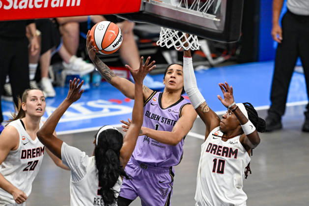 ATLANTA, GA - OCTOBER 24: Golden State forward Gabby Williams (1) drives to the basket during Game Four of the WNBA, Basketball Damen, USA finals between the Golden State Valkyries and the Atlanta Dream on October 24th, 2026 at State Farm Arena in Atlanta, GA. (Photo by Rich von Biberstein Icon Sportswire) WNBA: OCT 24 Finals Golden State Valkyries at Atlanta Dream EDITORIAL USE ONLY Icon261024041