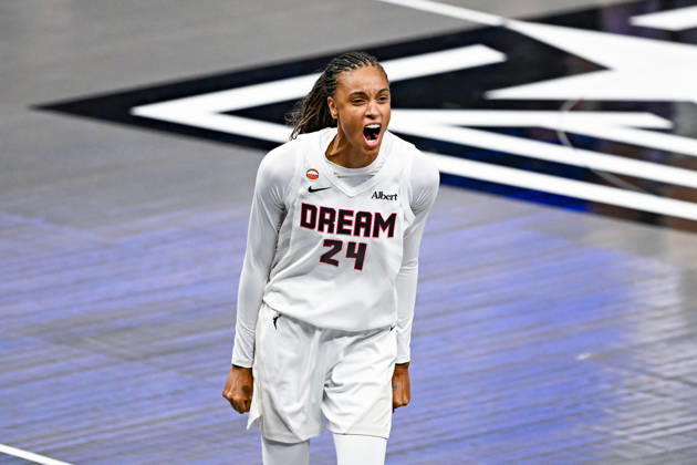 ATLANTA, GA - OCTOBER 24: Atlanta forward DeWanna Bonner (24) reacts during Game Four of the WNBA, Basketball Damen, USA finals between the Golden State Valkyries and the Atlanta Dream on October 24th, 2026 at State Farm Arena in Atlanta, GA. (Photo by Rich von Biberstein Icon Sportswire) WNBA: OCT 24 Finals Golden State Valkyries at Atlanta Dream EDITORIAL USE ONLY Icon261024043