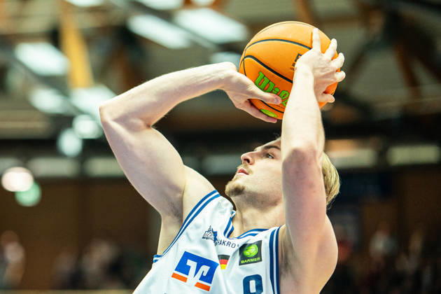 Lucas Mayer of Hakro Merlins Crailsheim, No. 08 taking a shot, GER, Hakro Merlins Crailsheim vs. Eisbären Bremerhaven, Basketball, 2nd Basketball Bundesliga ProA, Men s, Matchday 6, 2026–2027 Season, October 24, 2026, GER, Hakro Merlins Crailsheim vs. Eisbären Bremerhaven, Basketball, 2nd Basketball Bundesliga ProA, Men’s, Matchday 6, 2026–2027 Season, October 24, 2026, Ilshofen Copyright: xEibner-Pressefoto ChristianxLangx EP_CLG