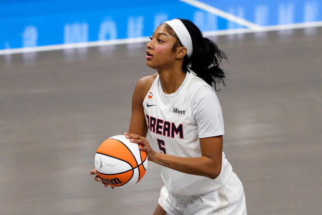 Golden State Valkyries v Atlanta Dream ATLANTA, GA - OCTOBER 24: Angel Reese 5 of the Atlanta Dream takes a shot in the first quarter during game 4 of the WNBA, Basketball Damen, USA Finals between Golden State Valkyries and Atlanta Dream at State Farm Arena on October 24, 2026 in Atlanta, Georgia. Atlanta State Farm Arena GA United States Copyright: xAndrewxJ.xClark ISIxPhotosx 10105