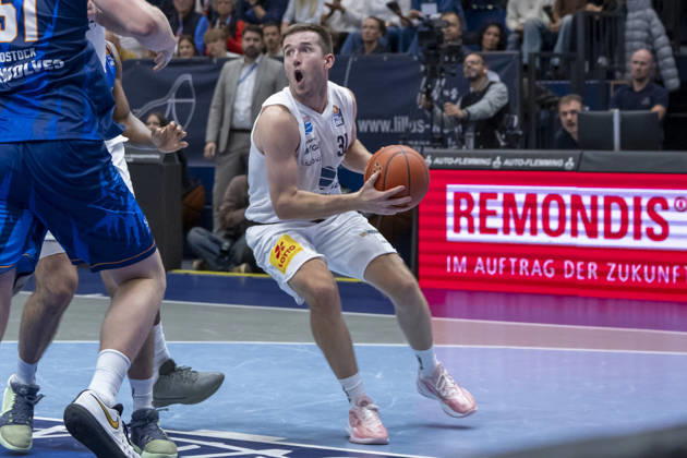 EasyCredit Basketball Bundesliga 2026–2027: Syntainics MBC vs. Rostock Seawolves, Weissenfels, Germany, October 24, 2026. Pictured: Spencer Reaves, Weissenfels, Weissenfels Stadthalle, Weissenfels, Saxony-Anhalt, Germany