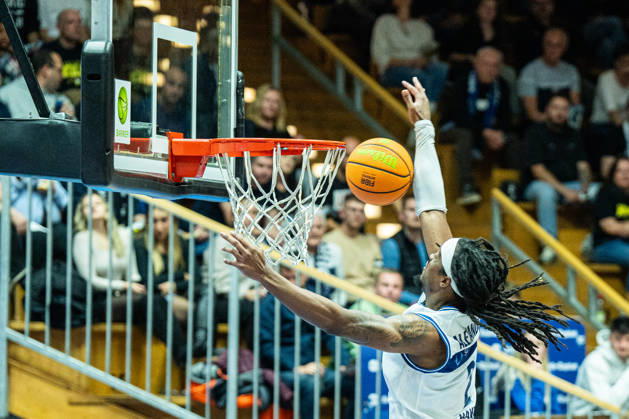 Courtney Alexander, Hakro Merlins Crailsheim, 02, misses a dunk, GER, Hakro Merlins Crailsheim vs. Eisbären Bremerhaven, Basketball, 2nd Basketball Bundesliga ProA, Men, Matchday 6, 2026–2027 Season, October 24, 2026, GER, Hakro Merlins Crailsheim vs. Eisbären Bremerhaven, Basketball, 2nd Basketball Bundesliga ProA, Men, Matchday 6, 2026–2027 Season, October 24, 2026, Ilshofen Copyright: xEibner-Pressefoto ChristianxLangx EP_CLG