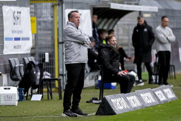 Markus Kauczinski, Coach, Head Coach, SVS, cutout, full-body, single image, single photo, action, on the sidelines, at the sideline, October 24, 2026, Sandhausen, Germany, soccer, Regionalliga Southwest, SV Sandhausen vs. VfR Aalen xozx