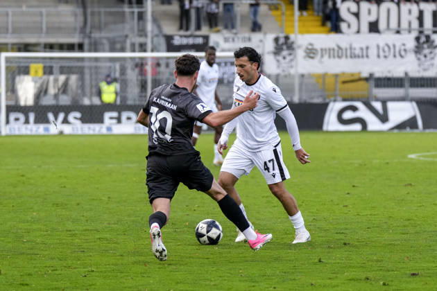 v li Yunus Emre Kahriman Aalen, 10, Arianit Ferati SVS, 47, tackle, game scene, duel, tackle, tackling, dynamics, action, 24 10 2026, Sandhausen, Germany, soccer, Regionalliga Southwest, SV Sandhausen vs. VfR Aalen xozx