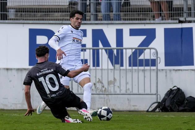 v li Yunus Emre Kahriman Aalen, 10, Mert Tasdelen SVS, 11, tackle, game scene, duel, tackle, tackling, dynamics, action, 24 10 2026, Sandhausen, Germany, soccer, Regionalliga Southwest, SV Sandhausen vs. VfR Aalen xozx
