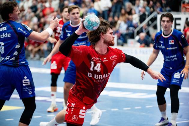 Johannes Golla, MT Melsungen 14, back in the circle, HBW Balingen Weilstetten vs. MT Melsungen GER, Opel 1 Handball Bundesliga, Championship, Matchday 10, 2026–2027 Season, October 24, 2026, Eibner Press Photo: Andreas Ulmer, HBW Balingen Weilstetten vs. MT Melsungen GER, Opel 1 Handball Bundesliga, Championship, Matchday 10, 2026–2027 Season, October 24, 2026, Balingen Copyright: xEibner-Pressefoto AndreasxUlmerx EP_AUR