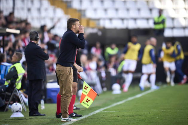 October 24, 2026, Madrid, Madrid, Spain: Martin Anselmi, head coach of Elche CF, gestures during the Spanish League, LaLiga EA Sports, football match played between Rayo Vallecano and Elche CF at Vallecas stadium on October 24, 2026, in Madrid, Spain. Rayo Vallecano V Elche CF - LaLiga EA Sports - ZUMAa181 20261024_zaa_a181_116 Copyright: xAngelxPerezxMecax