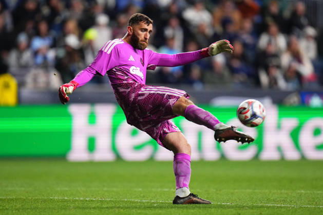 October 24, 2026: New England Revolution Goalie Matt Turner (30) kicks the ball during the second half of an MLS, Fussball Herren, USA match against the Philadelphia Union at Subaru Park in Chester, Pennsylvania. CSM MLS 2026: Union Vs Revolution OCT 24  - ZUMAc04_ 20261024_zma_c04_306 Copyright: xKylexRoddenx