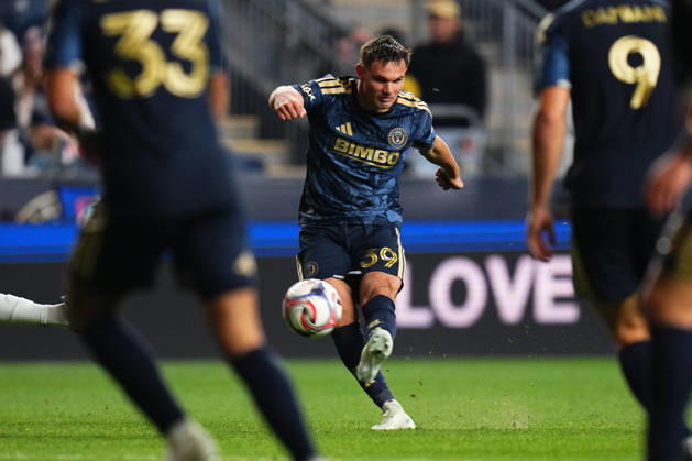 October 24, 2026: Philadelphia Union Defender Frankie Westfield (39) kicks the ball during the second half of an MLS, Fussball Herren, USA match against the New England Revolution at Subaru Park in Chester, Pennsylvania. CSM Chester United States of America - ZUMAc04_ 20261024_zma_c04_330 Copyright: xKylexRoddenx