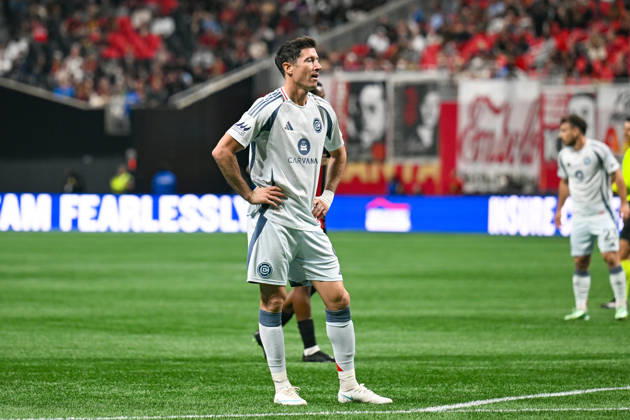 ATLANTA, GA - OCTOBER 24: Robert Lewandowski 9 of Chicago reacts during the MLS, Fussball Herren, USA match between Chicago Fire FC and Atlanta United FC on October 24th, 2026 at Mercedes-Benz Stadium in Atlanta, GA.(Photo by Rich von Biberstein Icon Sportswire) SOCCER: OCT 24 MLS Atlanta United vs Chicago Fire FC EDITORIAL USE ONLY Icon261024003