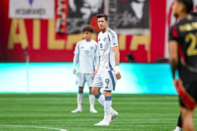 ATLANTA, GA - OCTOBER 24: Robert Lewandowski 9 of Chicago reacts during the MLS, Fussball Herren, USA match between Chicago Fire FC and Atlanta United FC on October 24th, 2026 at Mercedes-Benz Stadium in Atlanta, GA.(Photo by Rich von Biberstein Icon Sportswire) SOCCER: OCT 24 MLS Atlanta United vs Chicago Fire FC EDITORIAL USE ONLY Icon261024024