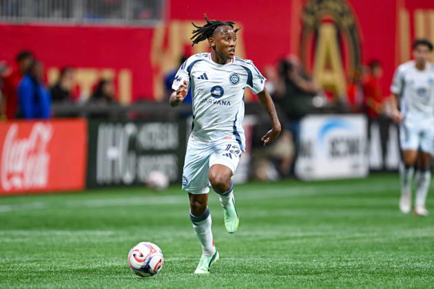 ATLANTA, GA - OCTOBER 24: Puso Dithejane 12 of Chicago dribbles during the MLS, Fussball Herren, USA match between Chicago Fire FC and Atlanta United FC on October 24th, 2026 at Mercedes-Benz Stadium in Atlanta, GA.(Photo by Rich von Biberstein Icon Sportswire) SOCCER: OCT 24 MLS Atlanta United vs Chicago Fire FC EDITORIAL USE ONLY Icon261024041