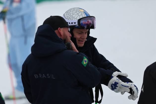 Lucas Pinheiro Braathen BRA, Preparation, Mentalbrain, after the course inspection, Men’s Giant Slalom First Run, AUDI FIS SKI WORLD CUP Sölden 2026, 2026 Ski World Cup opener, Sölden, October 24–25, 2026, Skiing, Alpine Skiing, October 25, 2026, SÖLDEN, AUSTRIA OCTOBER 25 Audi FIS Alpine Ski World Cup at Rettenbachferner on October 26, 2026, in Sölden, Austria. Photo by Nicole Hartmann. Sölden, Rettenbachferner, Tyrol, Austria