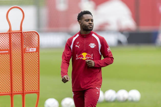 GER, Leipzig, Soccer, RB Leipzig public training session; pictured from left: Ridle Baku, RB Leipzig 17, October 25, 2026, RB Leipzig Training Academy, Cottaweg, Leipzig; DFL and DFB regulations prohibit any use of photographs as image sequences and or quasi-video, Copyright: HMBxMedia PaulxFritz