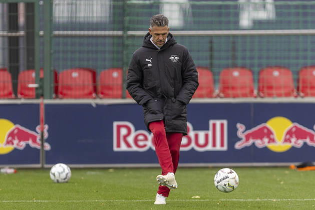 GER, Leipzig, Soccer, RB Leipzig public training session (pictured, from left): Martin Demichelis, head coach of RB Leipzig, October 25, 2026, RB Leipzig Training Academy, Cottaweg, Leipzig. DFL and DFB regulations prohibit any use of photographs as image sequences and or quasi-video, Copyright: HMBxMedia PaulxFritz