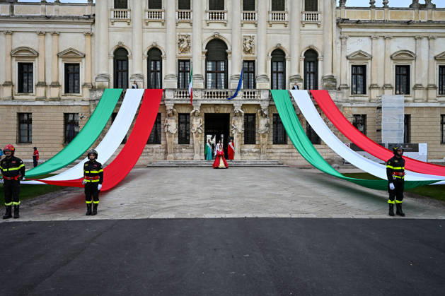 IPA90161008 - Italian Flag Celebration Before the Start of the 40th Venice Marathon in 2026, a marathon race in Venice, Italy, on October 25, 2026  Copyright: xAlessioxMarini IPAxSportx xx IPA90161008 IPA90161008