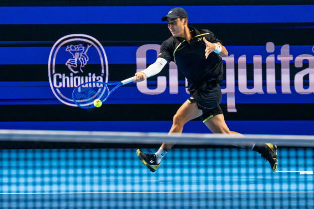 BASEL, SWITZERLAND, OCTOBER 25 — Rinky Hijikata of Australia hits a forehand against Yannick Hanfmann of Germany during Day 2 of the Swiss Indoors Basel at St. Jakobshalle on October 25, 2026, in Basel, Switzerland Copyright: xJustPictures.ch PascalxvonxBürenx jp-en-EuSpIm-Pavo_Fotografie-04924