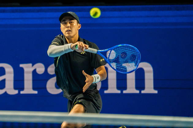 BASEL, SWITZERLAND, OCTOBER 25 — Rinky Hijikata of Australia hits a forehand against Yannick Hanfmann of Germany during Day 2 of the Swiss Indoors Basel at St. Jakobshalle on October 25, 2026, in Basel, Switzerland Copyright: xJustPictures.ch PascalxvonxBürenx jp-en-EuSpIm-Pavo_Fotografie-731889