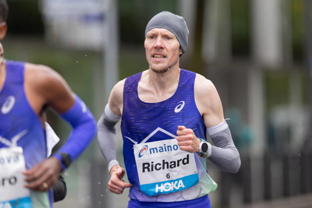 Mainova Frankfurt Marathon 2026: Richard Ringer of Germany has already fallen slightly behind at the 37-kilometer mark. Mainova Frankfurt Marathon on October 25, 2026, in Frankfurt am Main, Frankfurt am Main, Hesse, Germany; Festhalle, race course