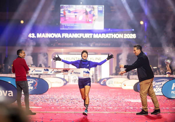 Mainova Frankfurt Marathon 2026 Frankfurt, October 25, 2026 Overjoyed Blanka Dörfel of the Berlin Athletics Capital Club at the marathon finish line in the Festhalle Mainova Frankfurt Marathon 2026 on October 25, 2026, in Frankfurt am Main, Germany Copyright: xBEAUTIFULxSPORTS R.xSchmittx
