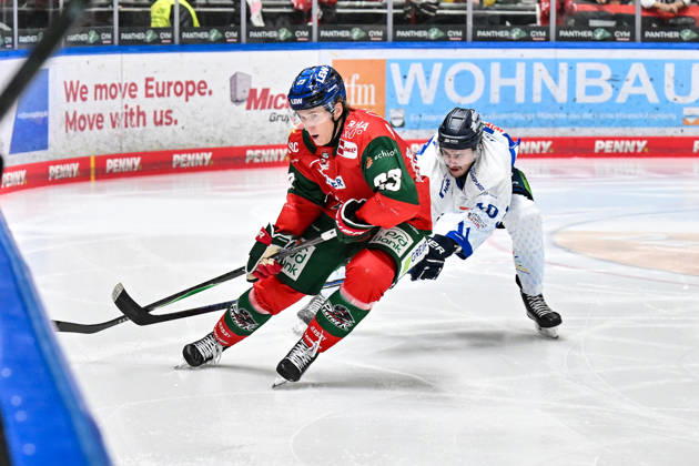 Penny DEL: Augsburger Panther vs. Straubing Tigers, October 25, 2026, AUGSBURG, GERMANY, OCTOBER 25: Jimmy LAMBERT of the Augsburger Panther (23) and Taro JENTZSCH of the Straubing Tigers (10) face off during the Penny DEL match between the Augsburger Panther and the Straubing Tigers on Matchday 12 at Curt Frenzel Stadium Copyright: xBEAUTIFULxSPORTS Goldbergx