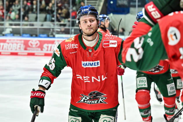 Penny DEL Augsburger Panther vs. Straubing Tigers, October 25, 2026, AUGSBURG, GERMANY October 25 The Panthers celebrate after Alexander BLANK scores the 1–0 goal for the Augsburger Panther 26 Goal Scorer Joy Happy during the Penny DEL match between the Augsburger Panther and the Straubing Tigers on Matchday 12 at the Curt Frenzel Stadium Copyright: xBEAUTIFULxSPORTS Goldbergx