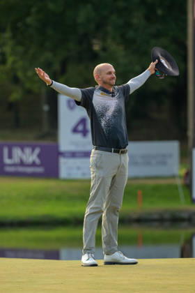 October 25, 2026, Hong Kong, Hong Kong Sar, China: American John CATLIN wins the Open. Hong Kong,China:25 Oct,2026. John CATLIN . Hong Kong Open Golf Final Round,Hong Kong,China  - ZUMAr144 20261025_zap_r144_014 Copyright: xJaynexRussellx