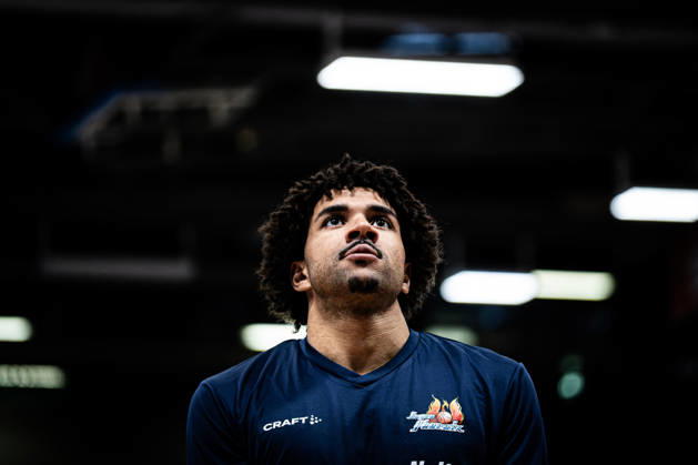 easyCredit BBL Phoenix Hagen vs. Basketball Löwen Braunschweig, Hagen, October 25, 2026, Ischelandhalle, Hagen: Marvin Omonigho Omuvwie, 11, Phoenix Hagen, PF, before the game: easyCredit BBL Phoenix Hagen vs. Basketball Löwen Braunschweig, Hagen, October 25, 2026, Ischelandhalle, Hagen Copyright: xBEAUTIFULxSPORTS Piepenstockx