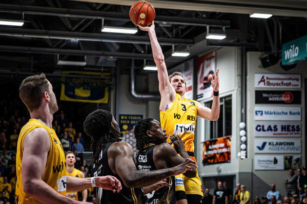 easyCredit BBL Phoenix Hagen vs. Basketball Löwen Braunschweig, Hagen, October 25, 2026, Ischelandhalle Hagen Adam Kunkel 3, Phoenix Hagen, SG easyCredit BBL Phoenix Hagen vs. Basketball Löwen Braunschweig, Hagen, October 25, 2026, Ischelandhalle Hagen Copyright: xBEAUTIFULxSPORTS Piepenstockx