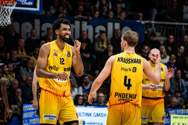 easyCredit BBL Phoenix Hagen vs. Basketball Löwen Braunschweig, Hagen, October 25, 2026, Ischelandhalle, Hagen: Tyler Polley 12, Phoenix Hagen, SF, and Bjarne Kraushaar 4, Phoenix Hagen, PG; easyCredit BBL Phoenix Hagen vs. Basketball Löwen Braunschweig, Hagen, October 25, 2026, Ischelandhalle, Hagen Copyright: xBEAUTIFULxSPORTS Piepenstockx